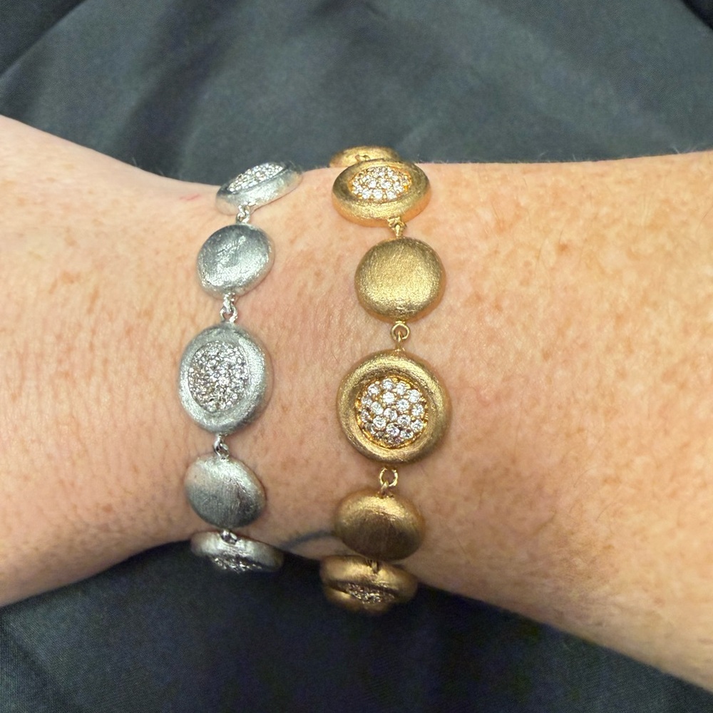 Beautiful Silver or Gold Women's Bracelet - Picture 5 of 5